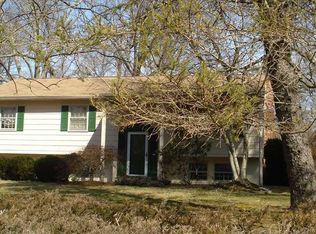 11 Dupont Ln, Norwich, CT 06360