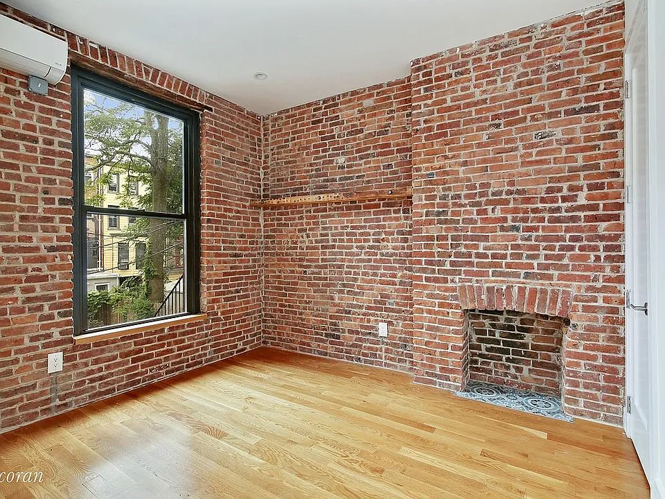 2nd image of 454 Jefferson Ave #A