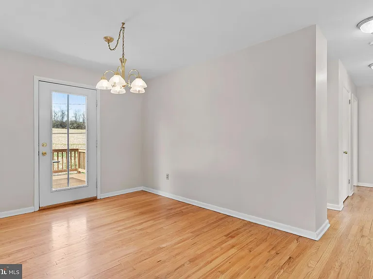 213 Sunset Dr — Photo 6