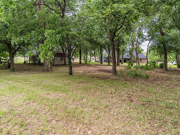 2nd image of 132 Nicole Ln