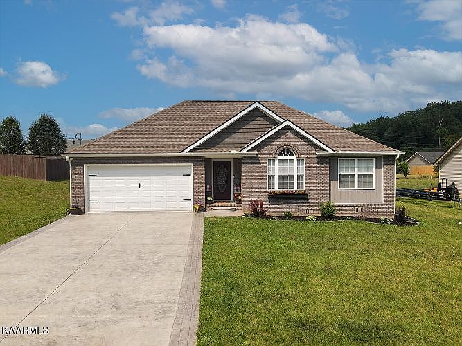 1st image of 161 Signet Ln