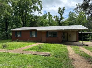 910 13th St NE, Magee, MS 39111