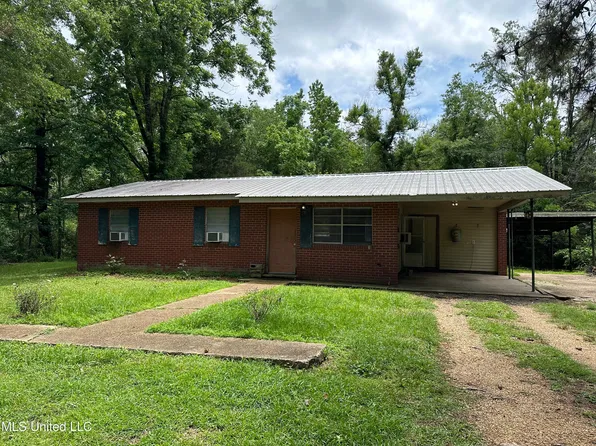 910 13th St NE, Magee, MS 39111