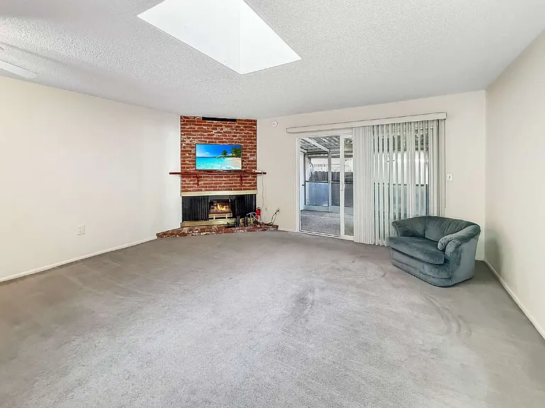 26827 Circle Of The Oaks — Photo 5