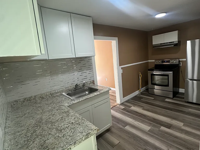 57 W Warwick Ave #B — Photo 3