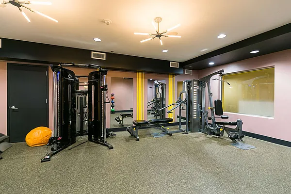 Rented by Nooklyn NYC LLC | media 83