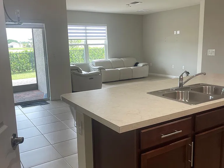 10817 Marble Brook Blvd #10817 — Photo 3