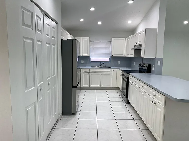 1096 Staghorn St — Photo 19