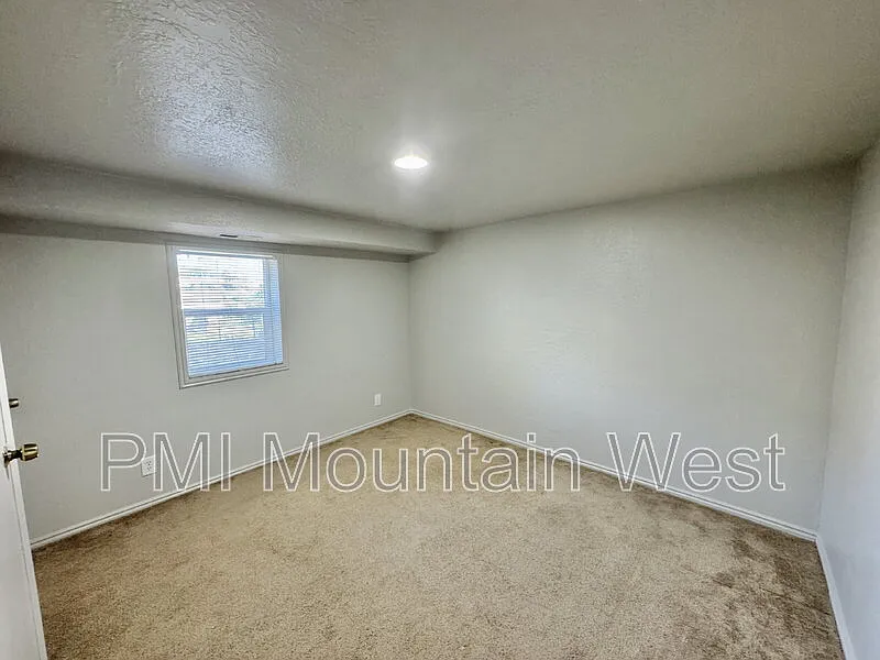 2 bed, 1.0 bath, 800 sqft, $1,295 — Photo 4