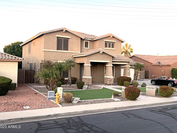 3rd image of 2550 E YELLOWSTONE Place