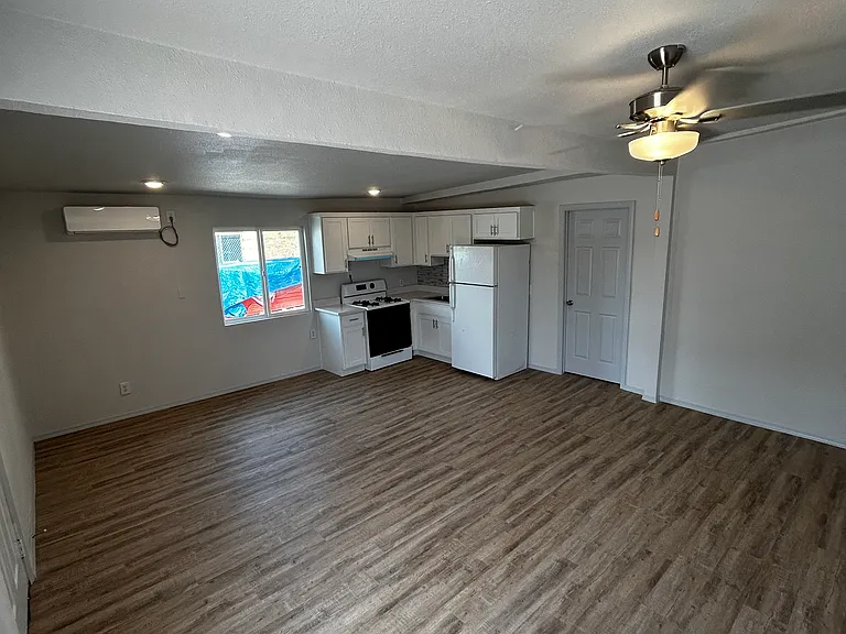 3545 Pendleton St #G — Photo 2