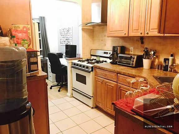 4th image of 2124 Steinway St #3