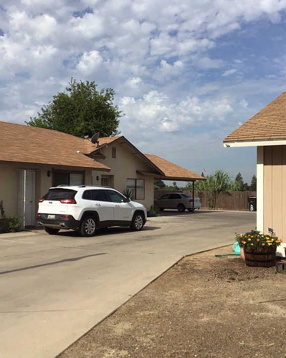 2nd image of 1341 N Cloverleaf Pl