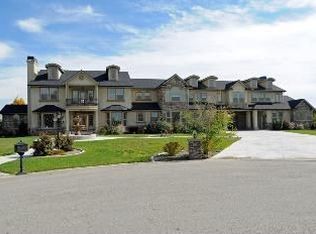 2040 W Champagne Ct, Eagle, ID 83616