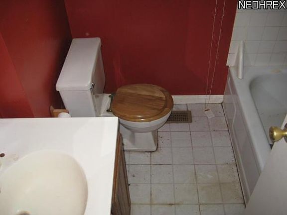 4th image of 9244 Gerald Dr
