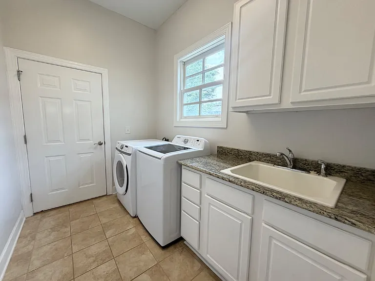 33 Augustine Rd — Photo 9