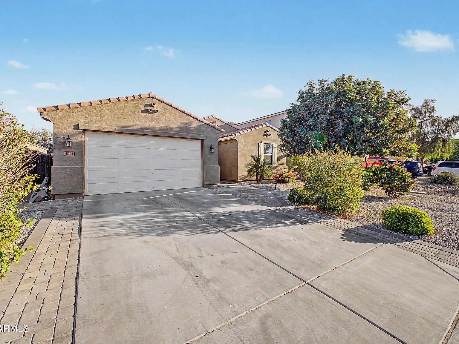 4 bed, 3.0 bath, 2425 sqft, $2,600 — Photo 2