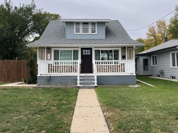 709 9th St NW, Minot, ND 58703