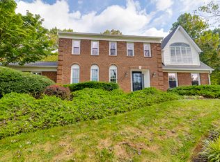 10224 Tamarack Dr, Vienna, VA 22182