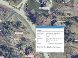 1784 S Cherry Blossom Ln, Suttons Bay, MI