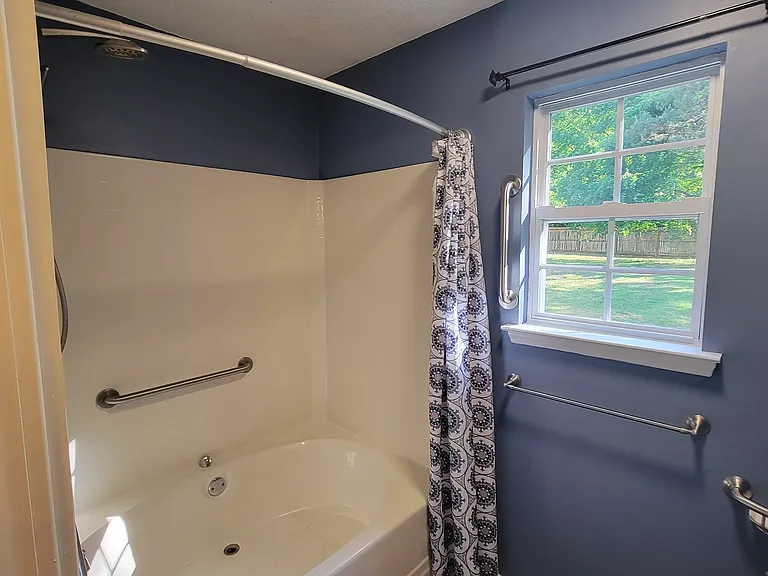 6107 Colchester Ln — Photo 16