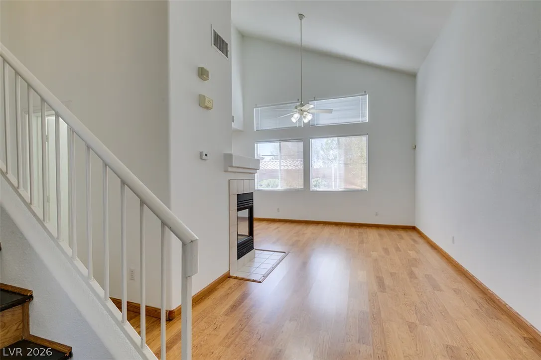 3 bed, 2.5 bath, 1584 sqft, $2,065 — Photo 4