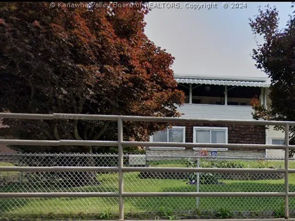 1446 Washington St W, Charleston, WV 25387