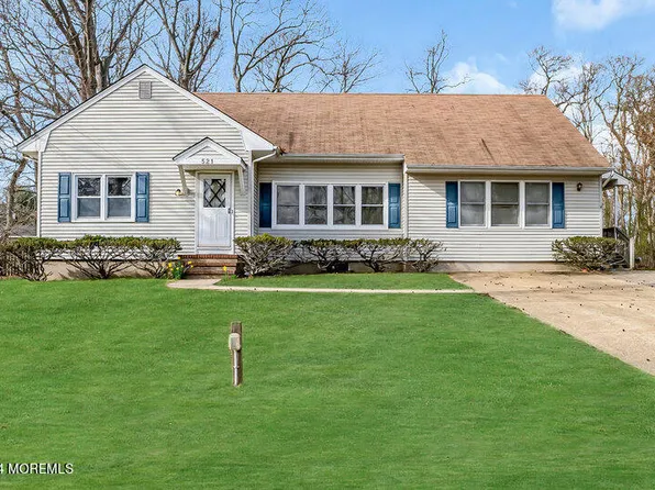 521 W Lincoln Avenue, Oakhurst, NJ 07755