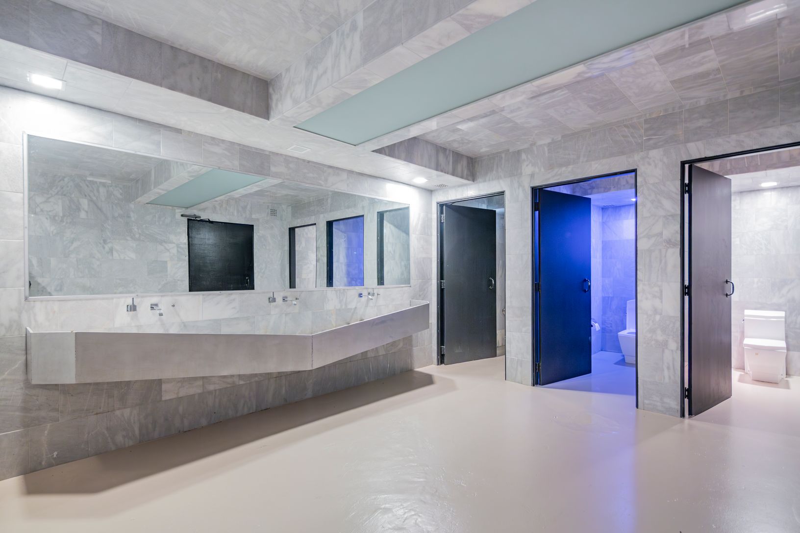  Lower Level Spa Bath