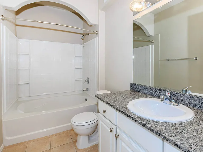 2b2 Renovated 1141 SQFT 2 Bed 2 Bath