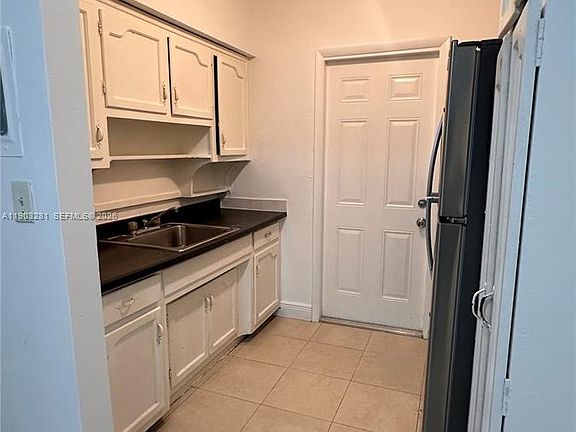 5th image of 1955 Normandy Dr APT 2