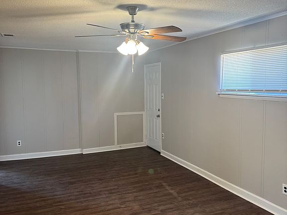 4th image of 3575 Millard Rd