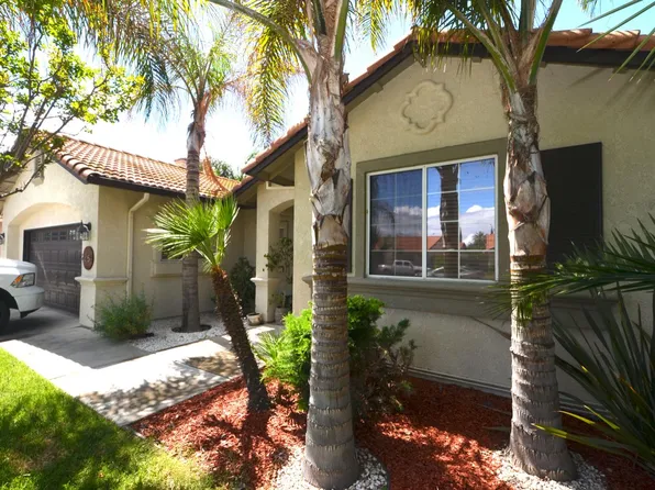 225 Stonewood Dr, Los Banos, CA 93635