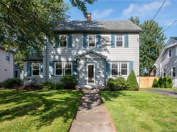39 Auburn Road, West Hartford, CT 06119