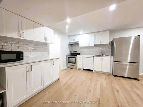 148 Tamarac Trl #Basement, Aurora, ON L4G 5V3