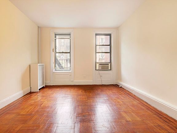 3rd image of 223 E 58th St APT 4