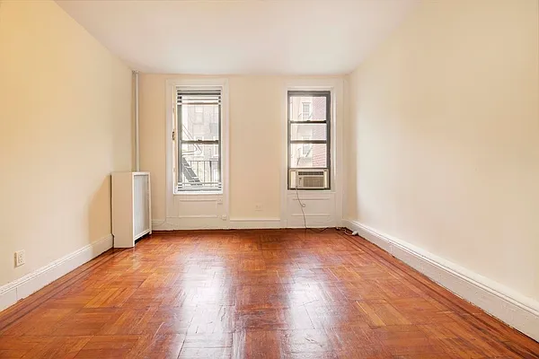 Rented by REAL New York | media 24