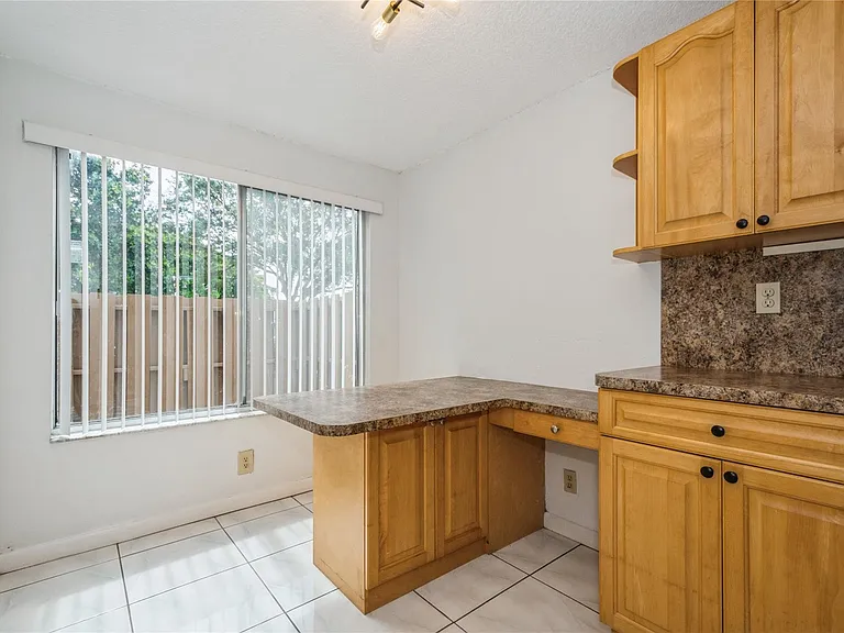 8208 NW 8th Pl — Photo 11