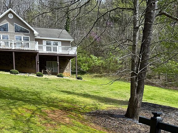 3rd image of 1038 Autumn Leaf Dr