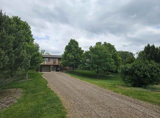 125 Hillcrest Dr, North Platte, NE 69101