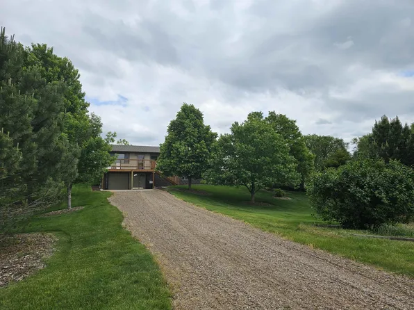 125 Hill Crest Dr., North Platte, NE 69101