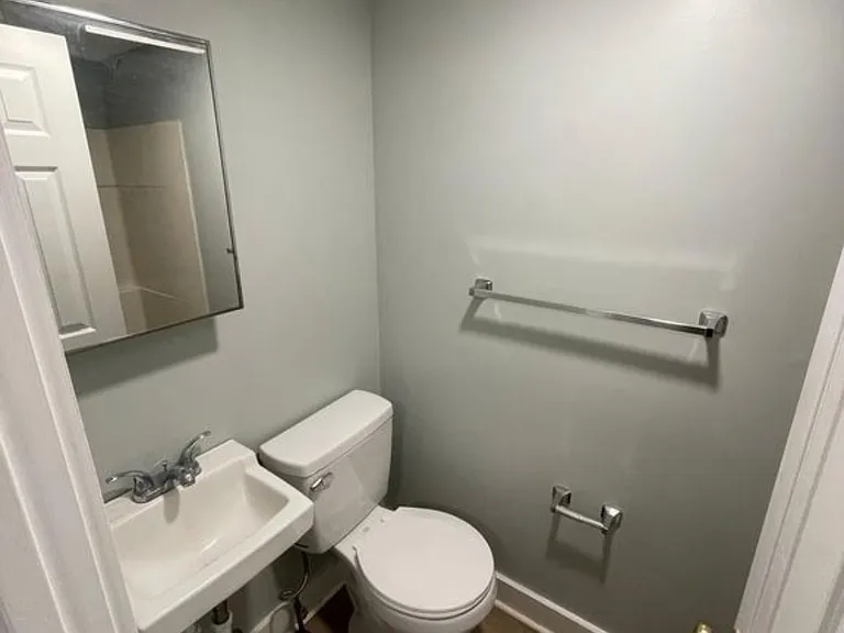 100 Main St #8 — Photo 6