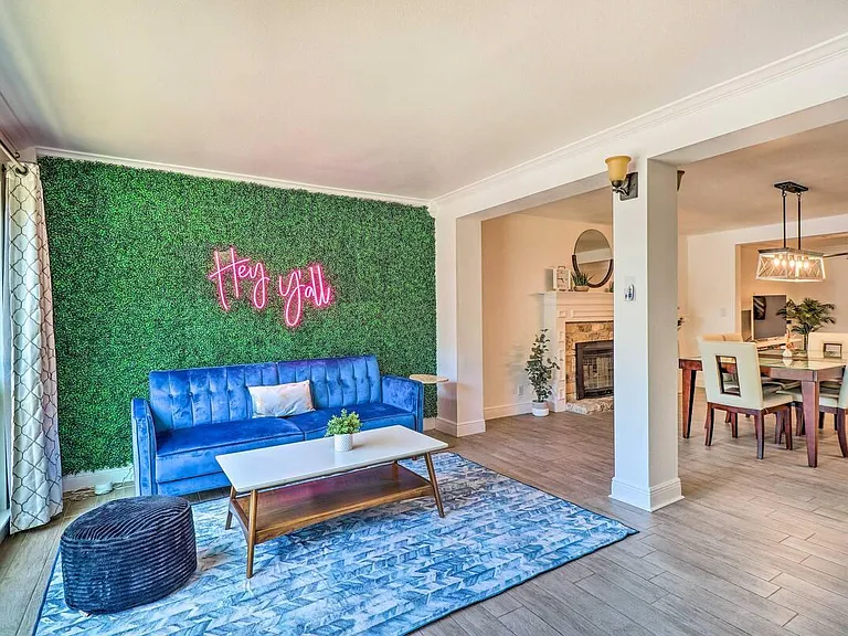 411 Ramble Ln — Photo 2