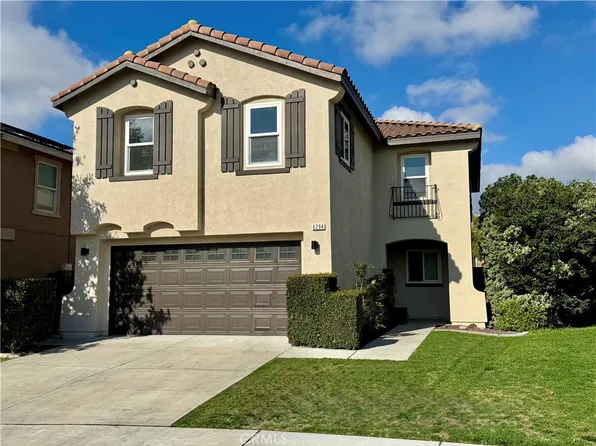 6294 Camelback Ln, Fontana, CA 92336