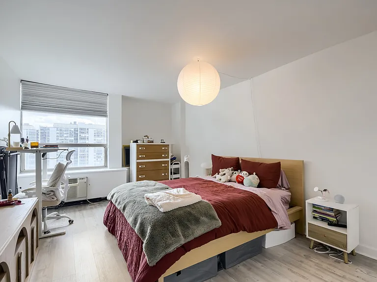 1460 Sandburg Ter #2303A — Photo 10