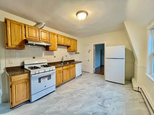 55 Scammell St #2, Quincy, MA 02169