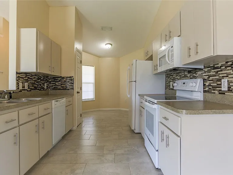 4691 SW 129th Pl — Photo 1