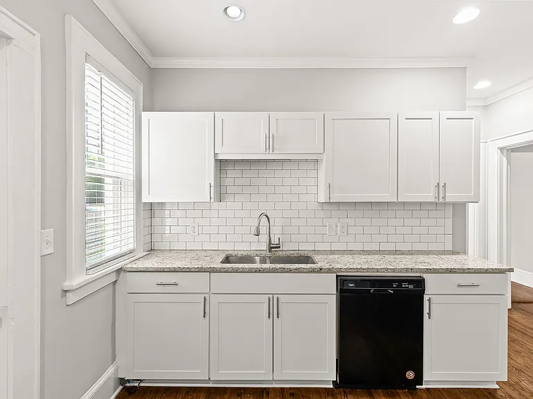 2318 E 7th St #2 — Photo 17