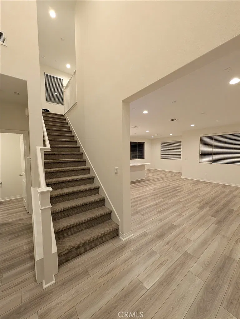 4 bed, 2.5 bath, 2172 sqft, $3,650 — Photo 3