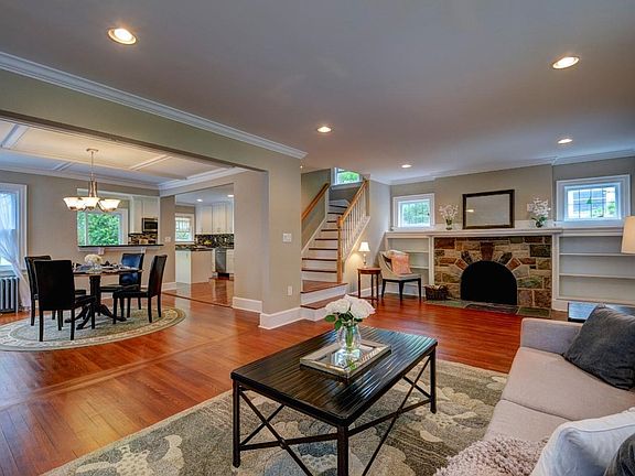 4th image of 62 Wellington Ave